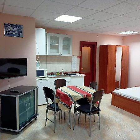 Livia Apartman Buk Bagian luar foto