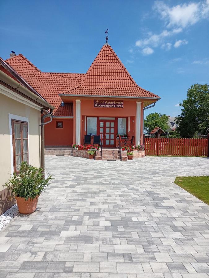 Livia Apartman Buk Bagian luar foto