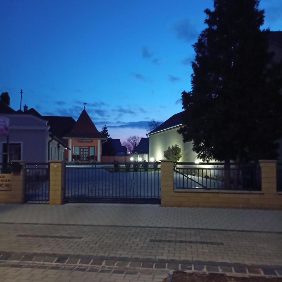 Livia Apartman Buk Bagian luar foto
