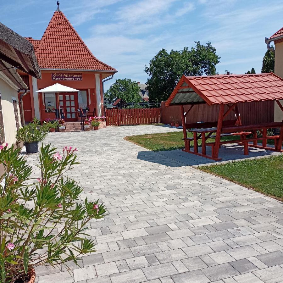 Livia Apartman Buk Bagian luar foto